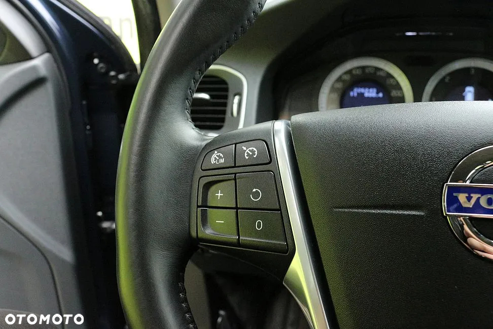 Volvo V60 D3 Geartronic Momentum - 26