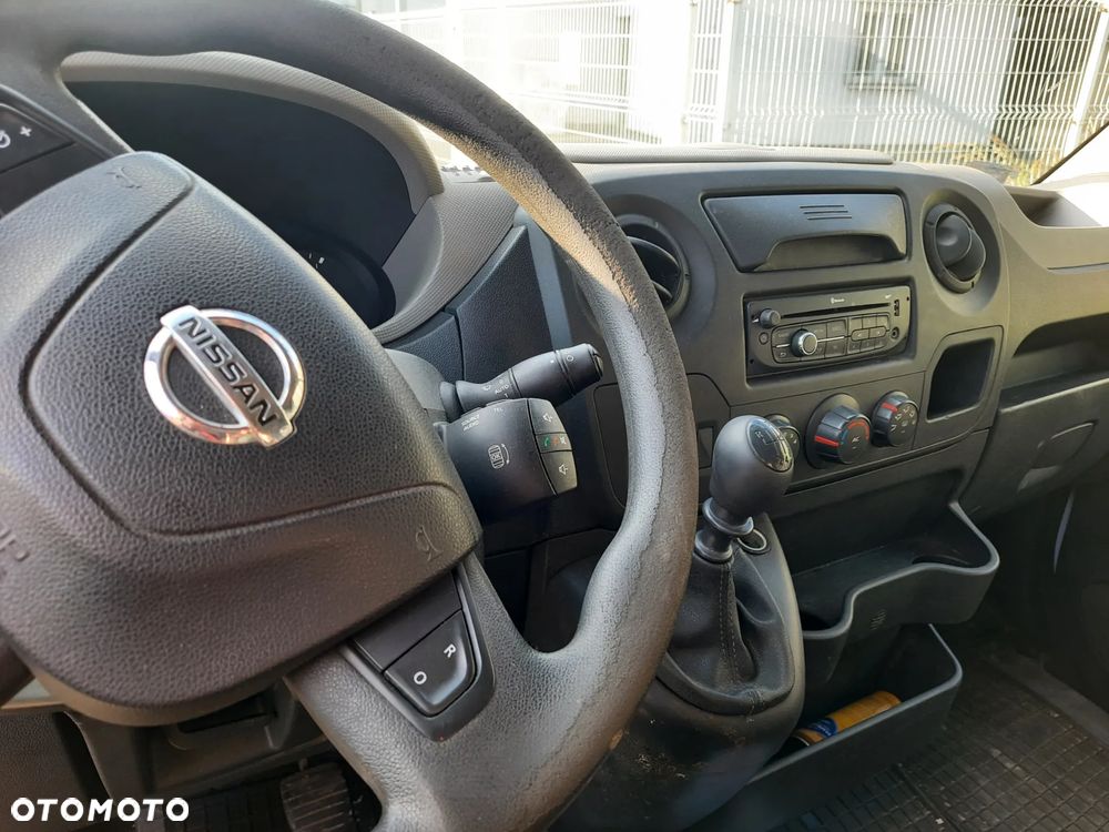 Nissan NV 400 - 8
