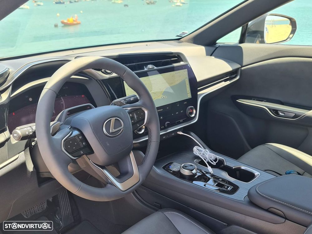 Lexus RZ 450e Executive Plus - 10