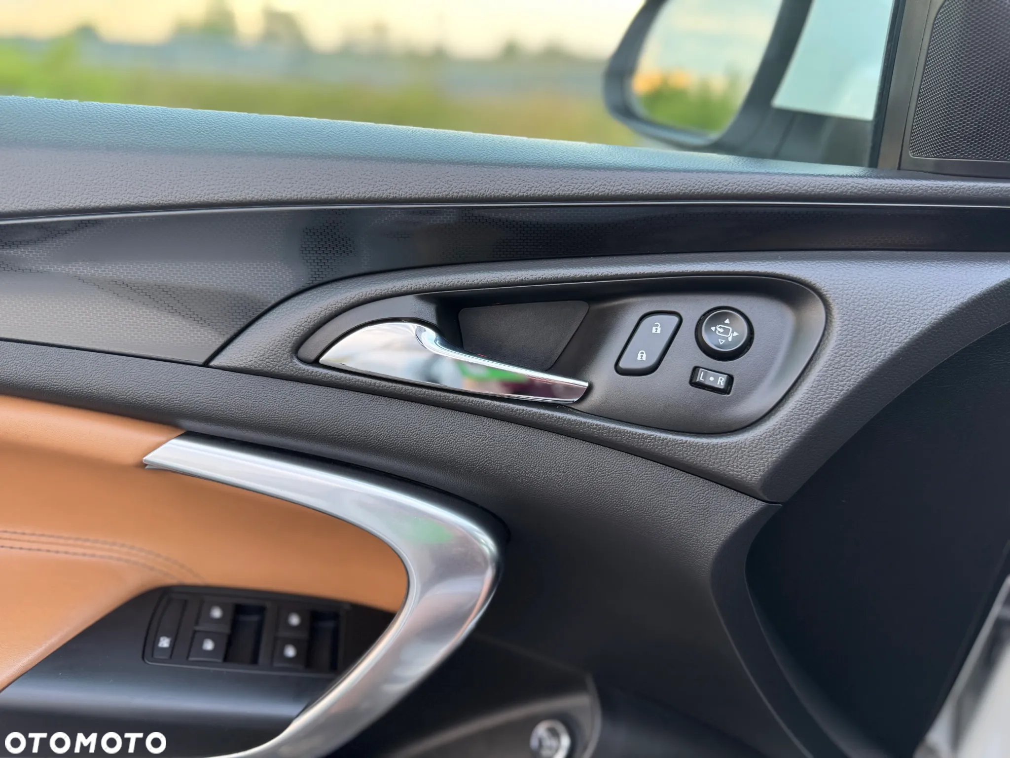 Opel Insignia - 24