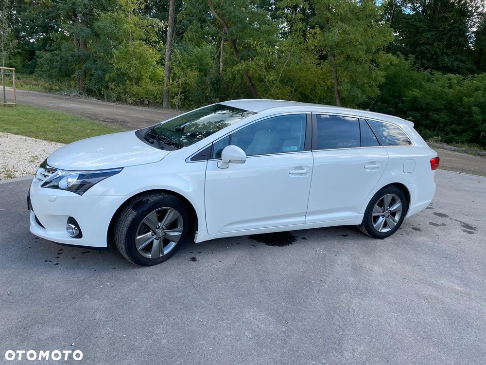 Toyota Avensis 1.8 Premium MS - 1