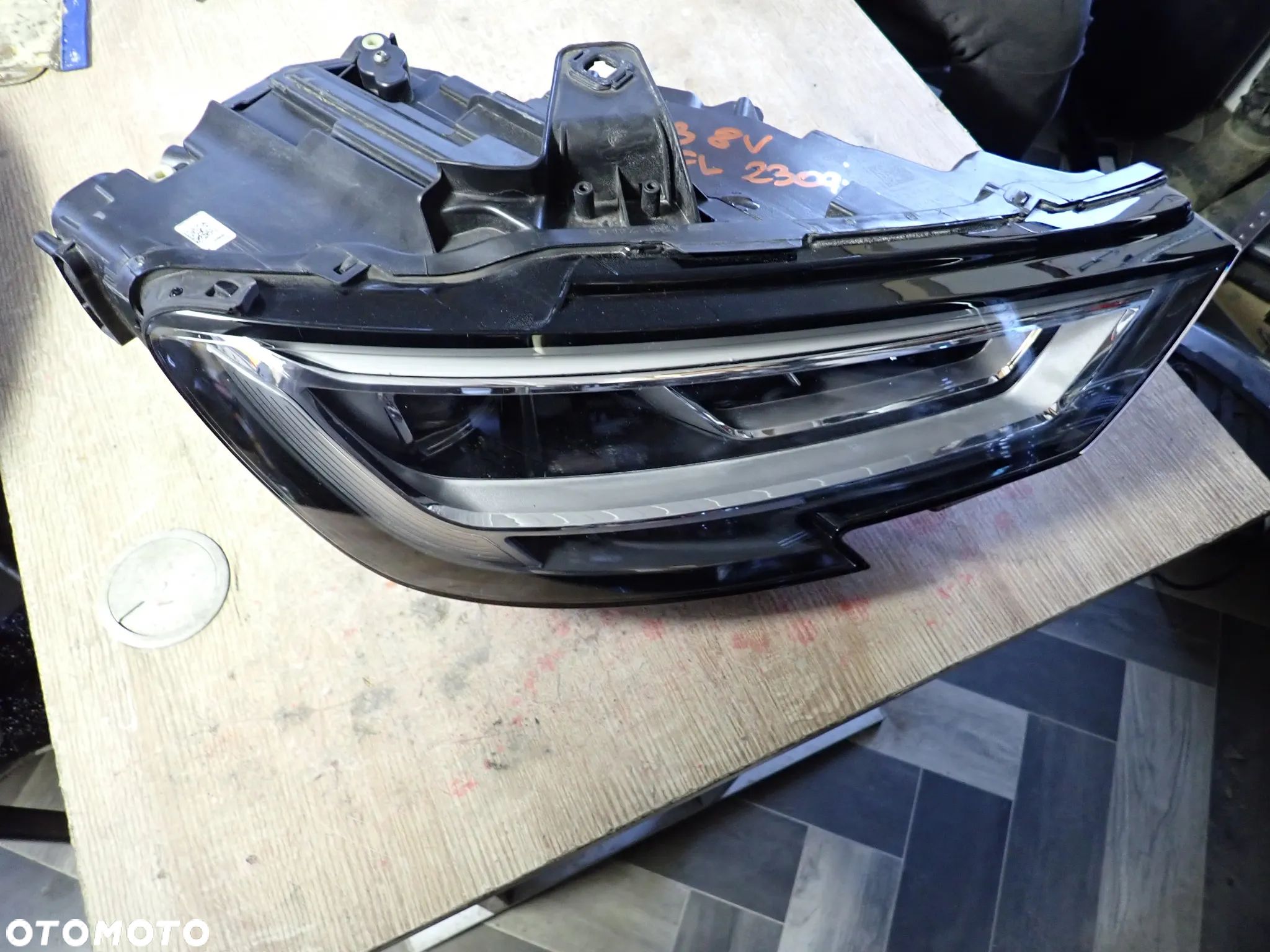 AUDI A3 8V LIFT LAMPA PRAWY PRZÓD 8V0941784 - 1