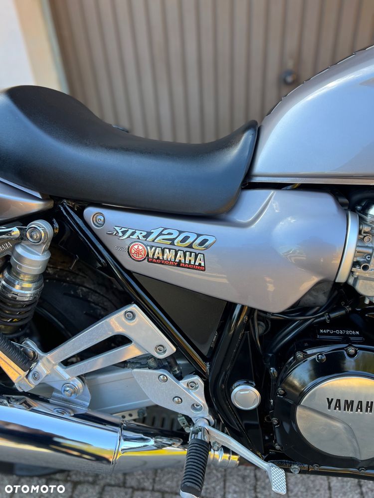 Yamaha XJR - 13