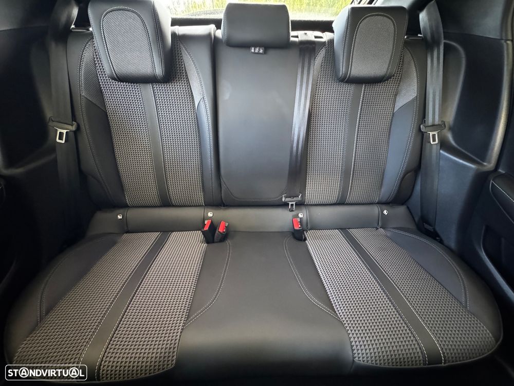 Peugeot 208 1.2 PureTech GT EAT8 - 40