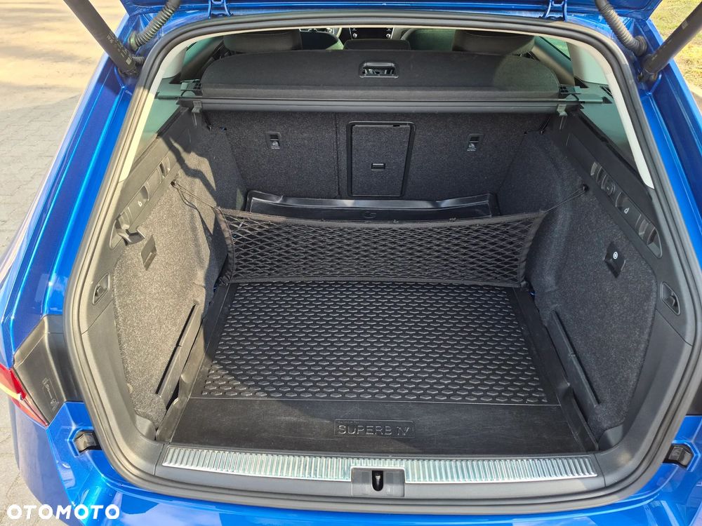 Skoda Superb 2.0 TDI SCR Style DSG - 9