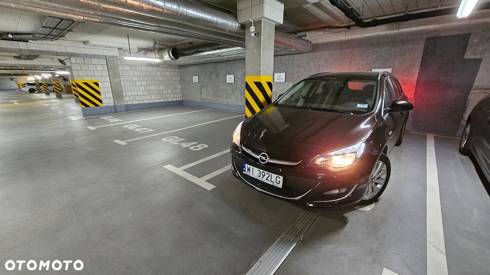 Opel Astra 1.4 T Cosmo EU6 - 37