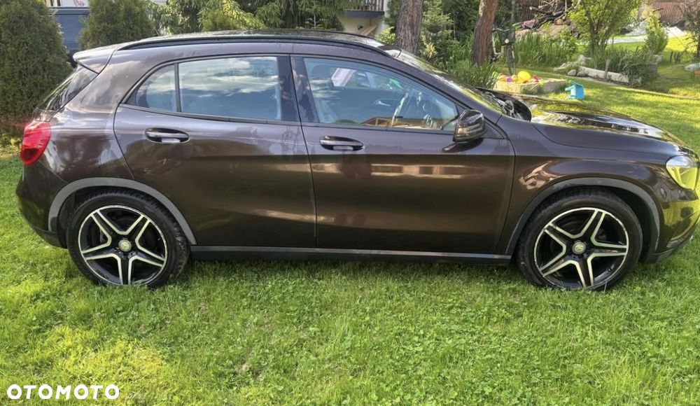 Mercedes-Benz GLA - 3