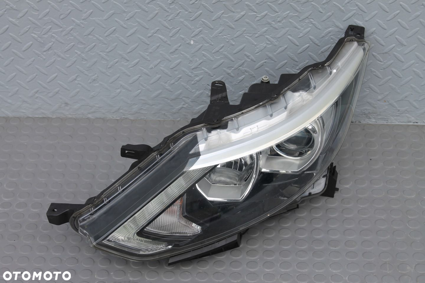 LAMPA REFLEKTOR LEWY PRZÓD LEWA PRZEDNIA NISSAN QASHQAI J11 13-17 - 2