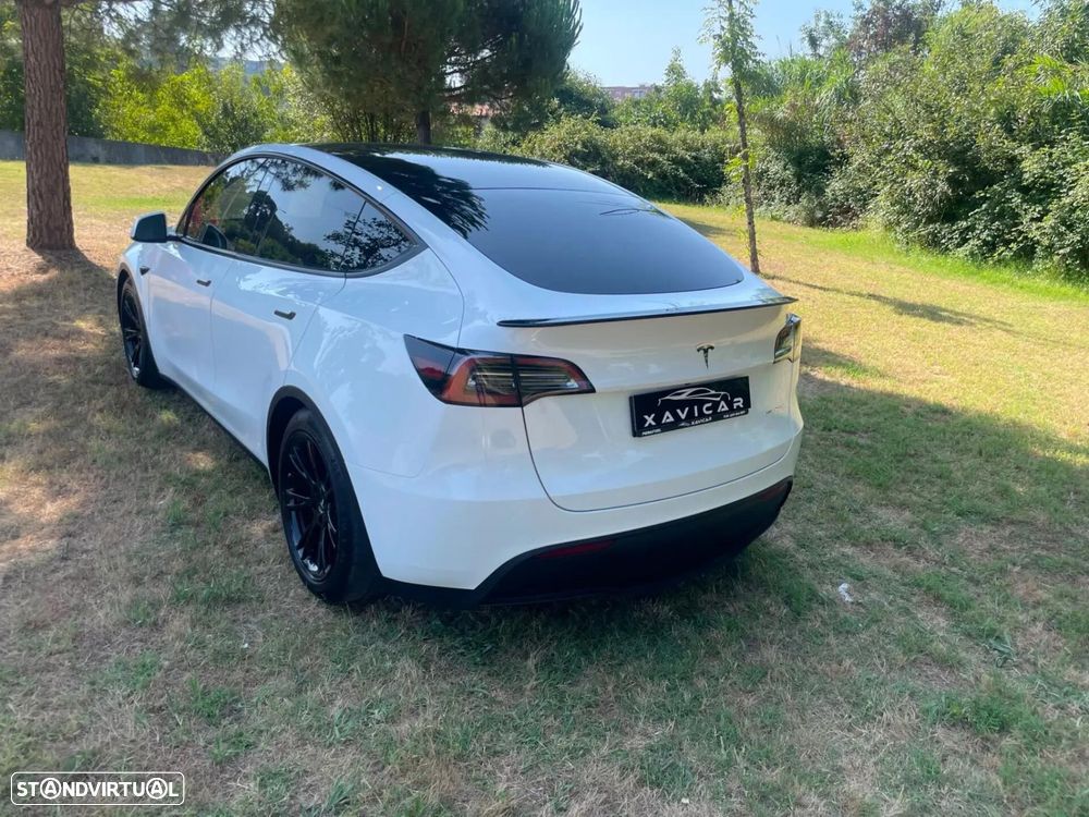 Tesla Model Y Long Range Dual Motor AWD — fotografia 6