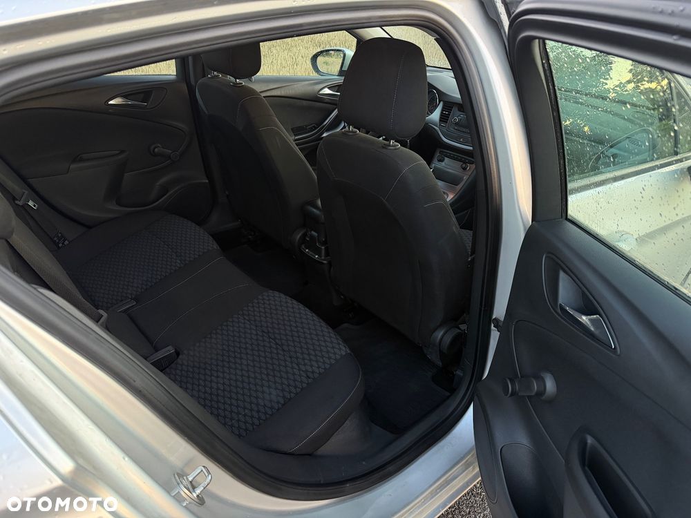 Opel Astra 1.6 CDTI Essentia - 11