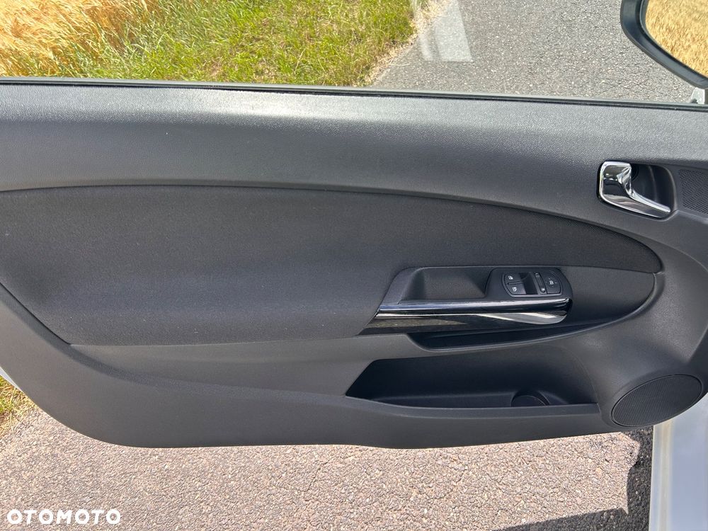 Opel Corsa 1.2 16V Cosmo - 16