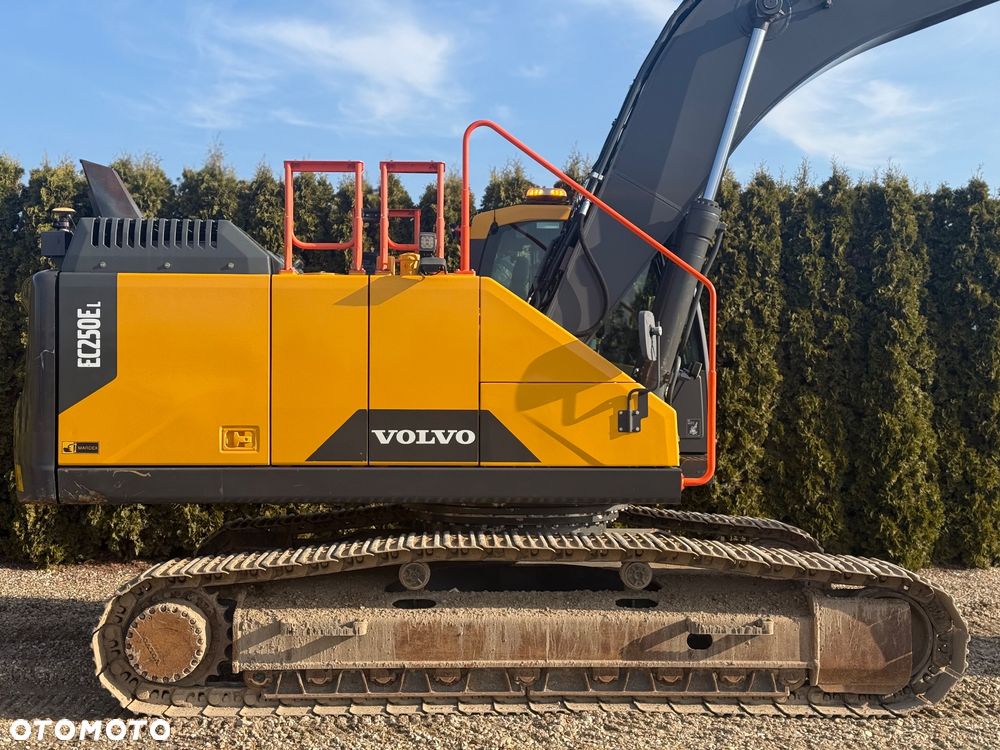 Volvo EC 250 EL - 10