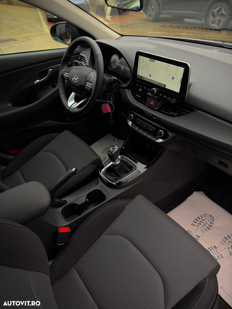 Hyundai i30 1.5 96CP M/T Comfort - 11