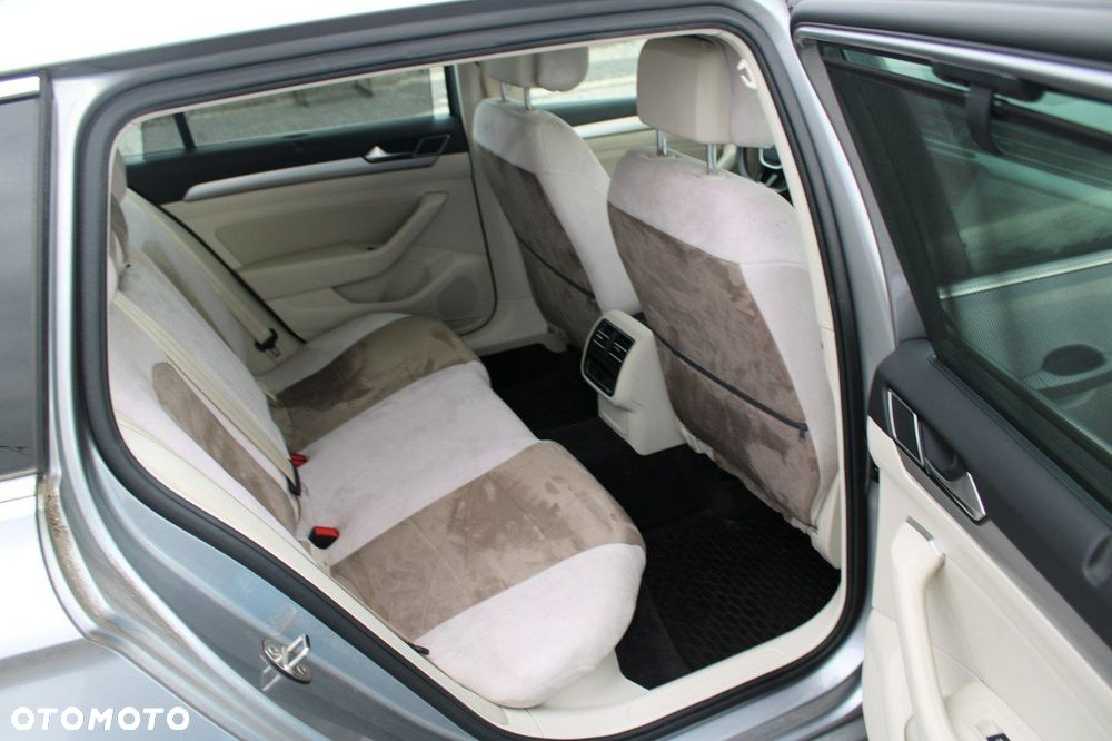 Volkswagen Passat - 26