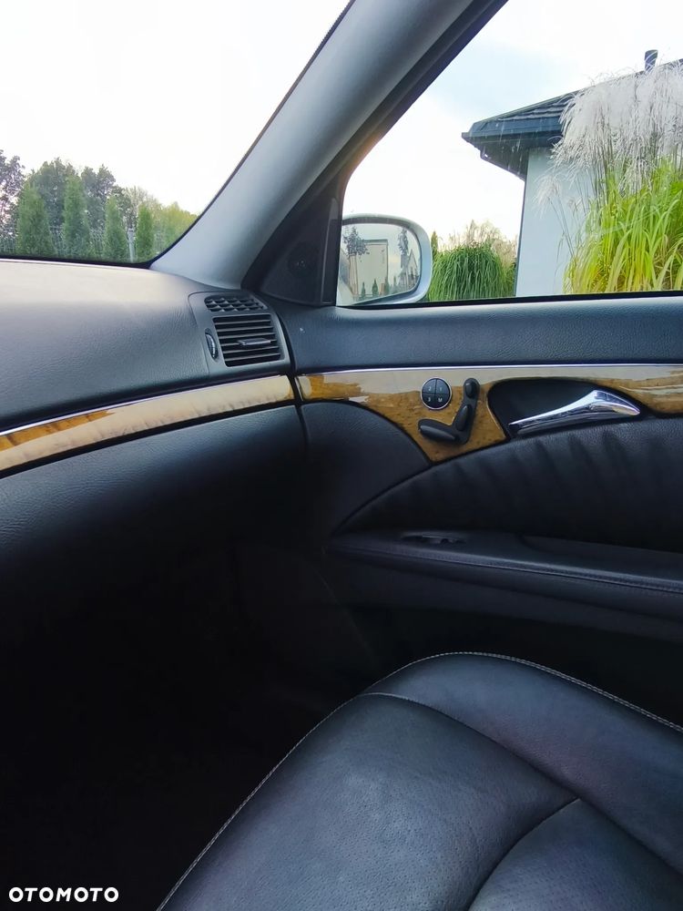 Mercedes-Benz Klasa E 500 4-Matic Avantgarde - 16