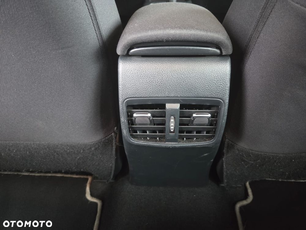 Toyota Corolla 1.8 Hybrid Comfort - 17