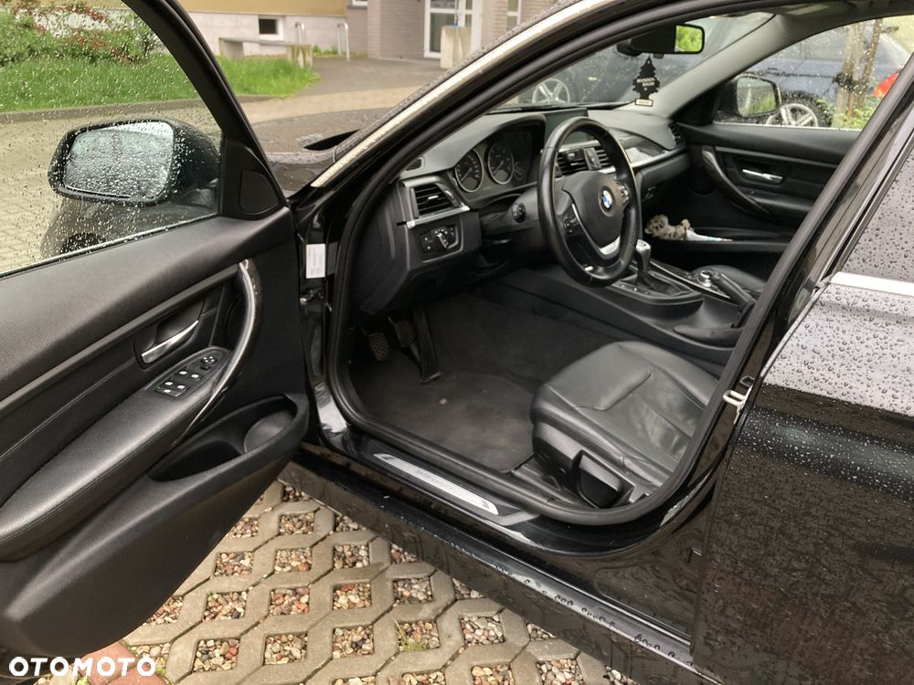 BMW Seria 3 318d xDrive Luxury Line - 11