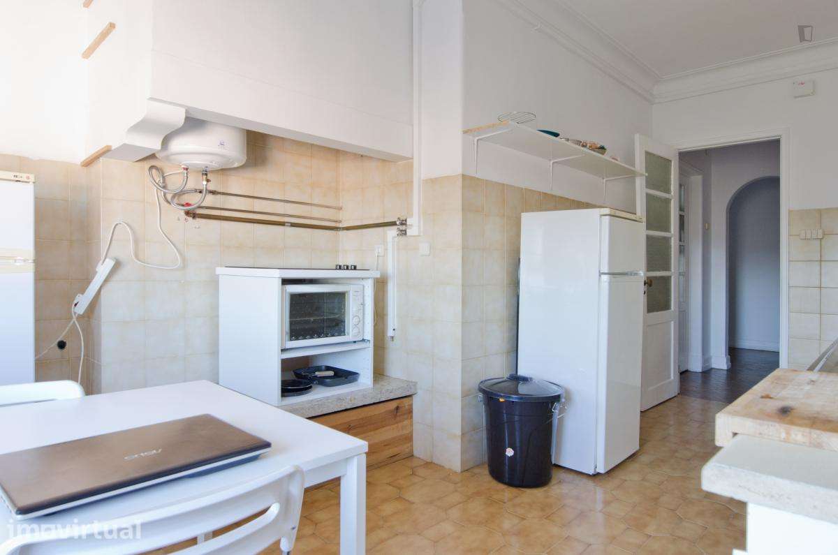 Quarto - localizado em Roma-Areeiro Lisbon - Grande imagem: 4/19
