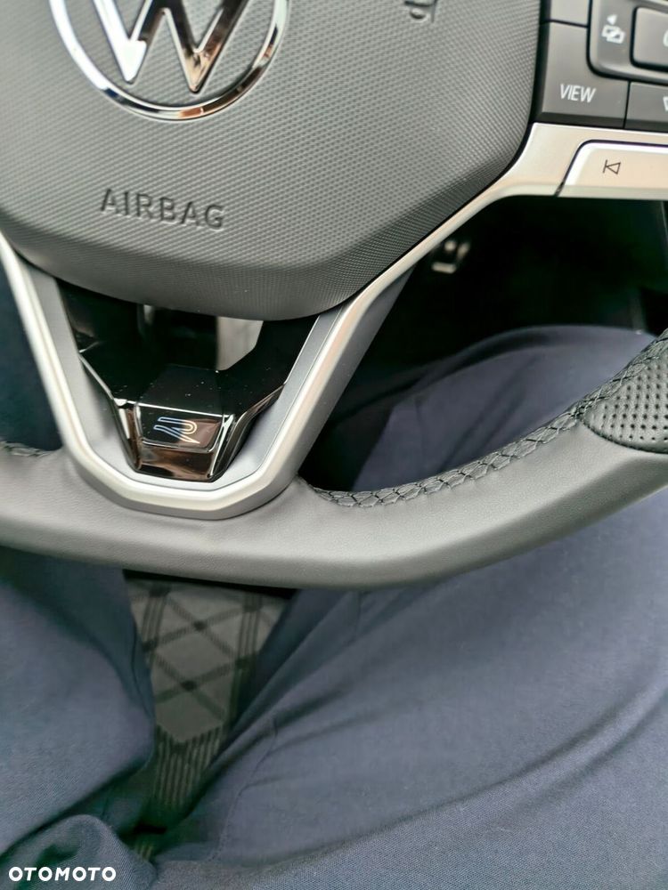Volkswagen Passat - 25