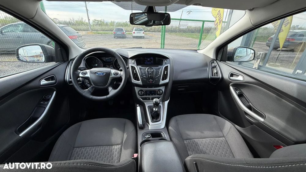 Ford Focus 1.6 TDCI DPF Start-Stopp-System Ambiente - 10