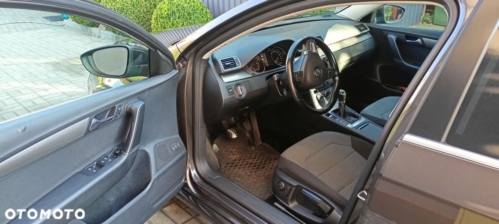 Volkswagen Passat 1.6 TDI Comfortline - 7