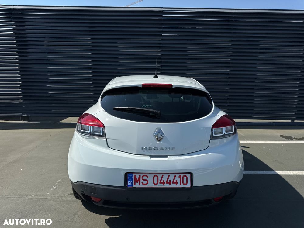 Renault Megane Coupe TCe 130 EDC Bose Edition - 9