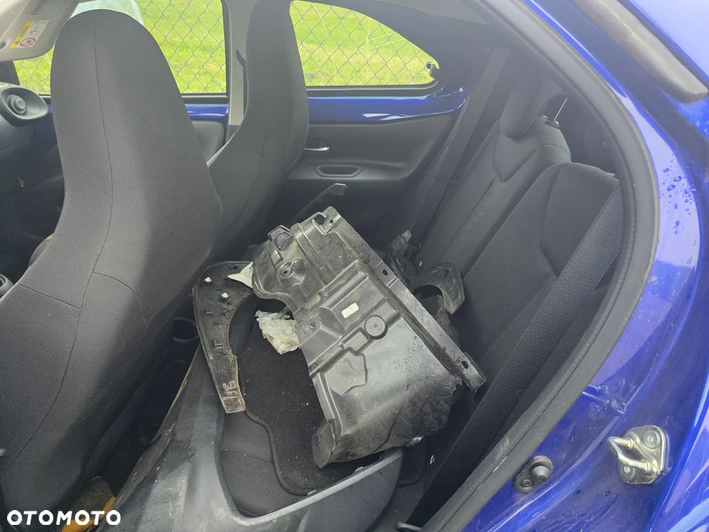 Toyota Aygo X S-CVT Limited - 10