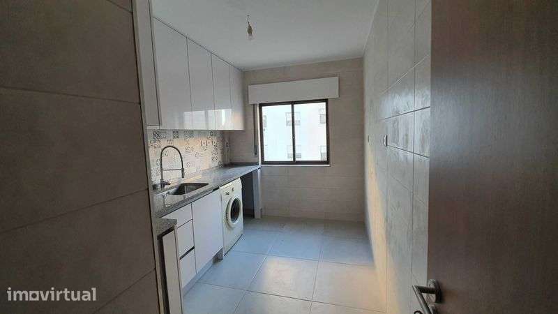 Apartamento T3 em Linda Velha para arrendamento - Grande imagem: 4/12