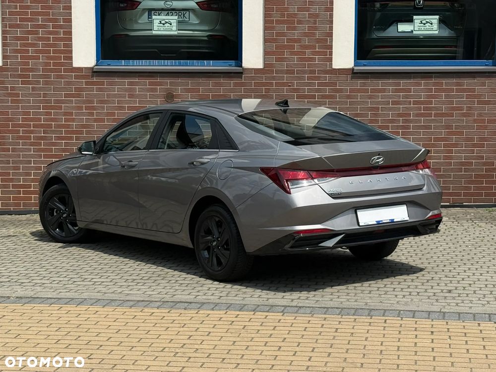 Hyundai Elantra 1.6 Smart CVT - 17