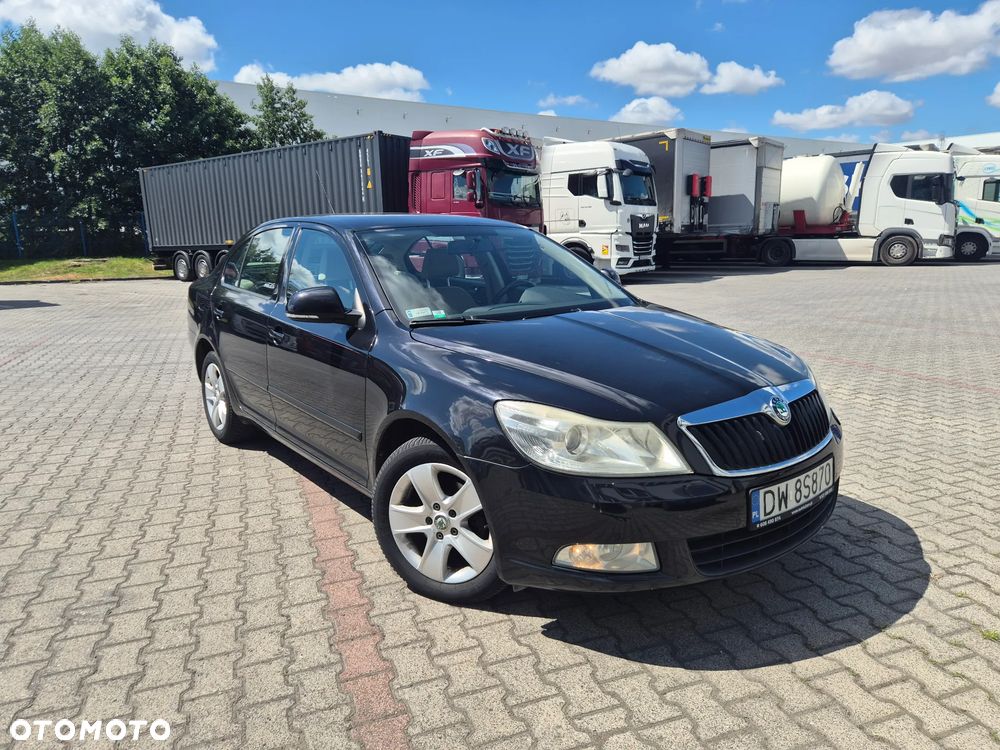 Skoda Octavia 2.0 TDI Elegance DSG - 2