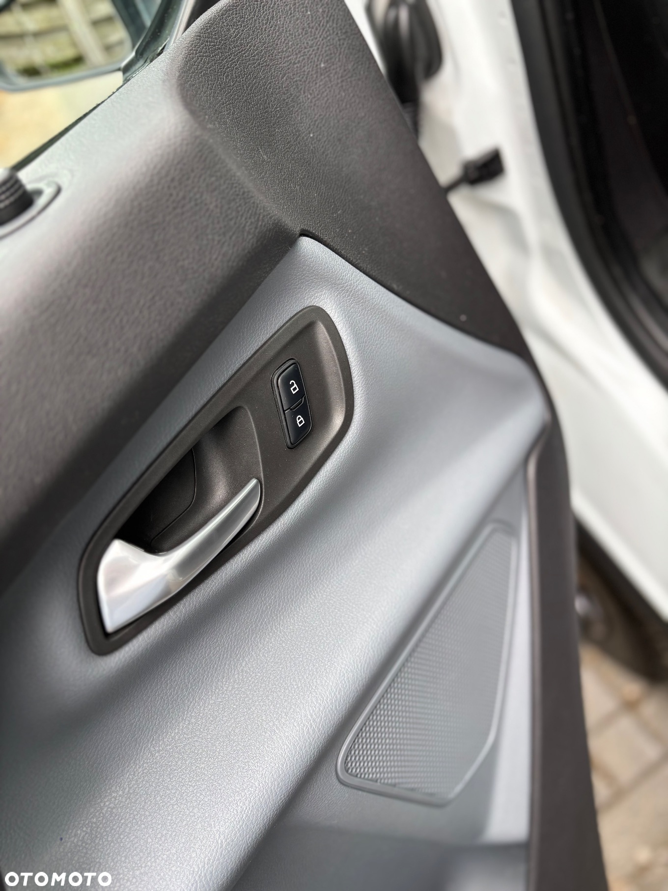 Ford Transit Custom L1H1 Klima Relingi Hak PDC Tempomat Nowe opony Serwis 3-osobowy - 15