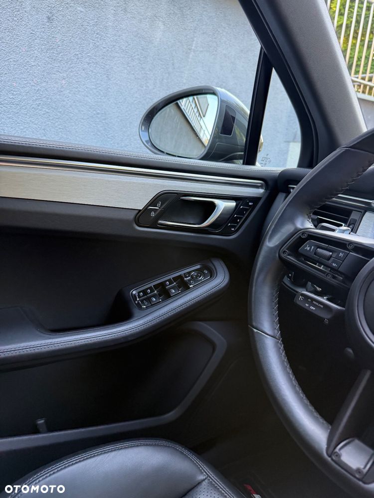 Porsche Macan T - 6