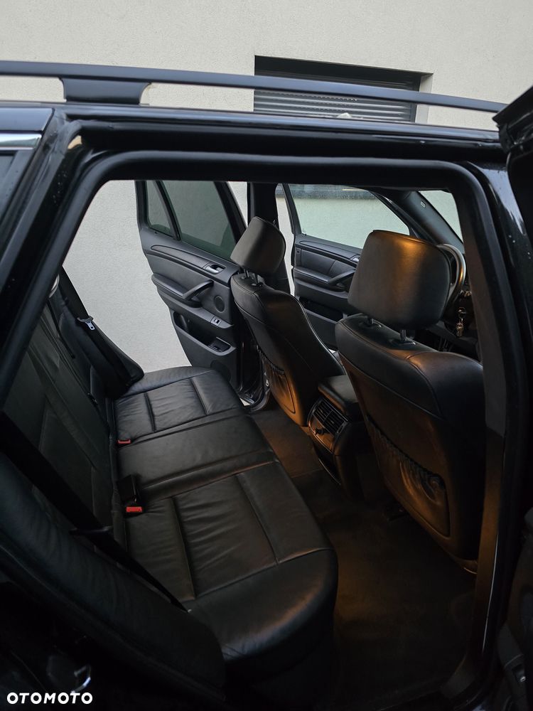 BMW X5 4.4i - 23