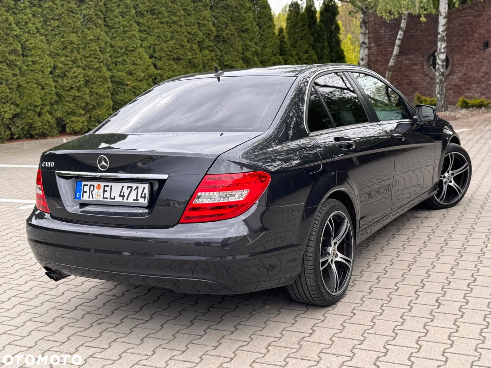 Mercedes-Benz Klasa C 180 CGI BlueEFFICIENCY - 23