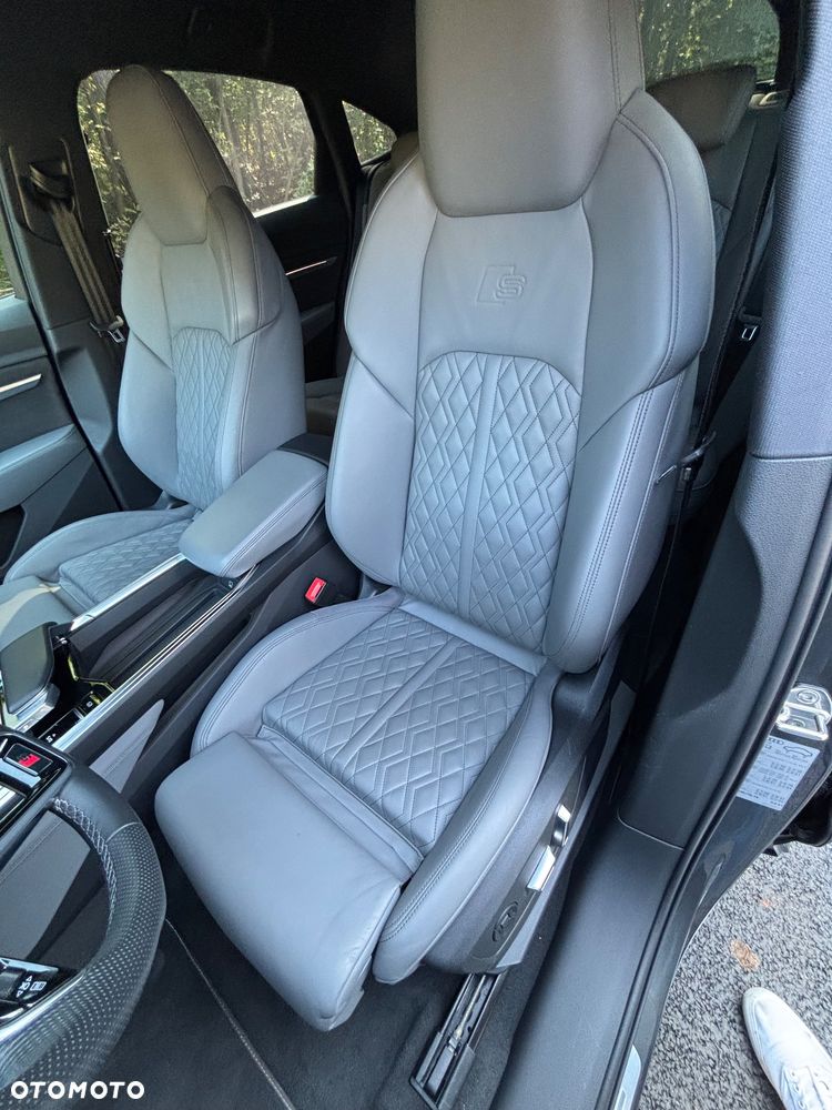 Audi Q8 Sportback e-tron - 18