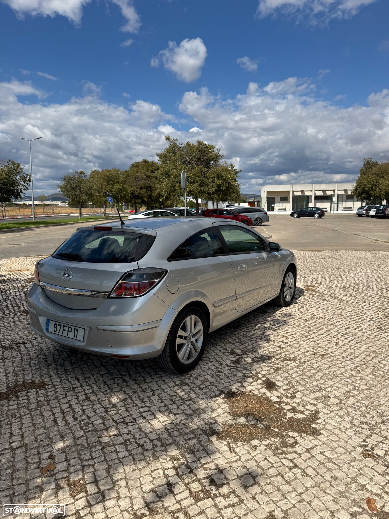 Opel Astra GTC 1.3 CDTi - 4