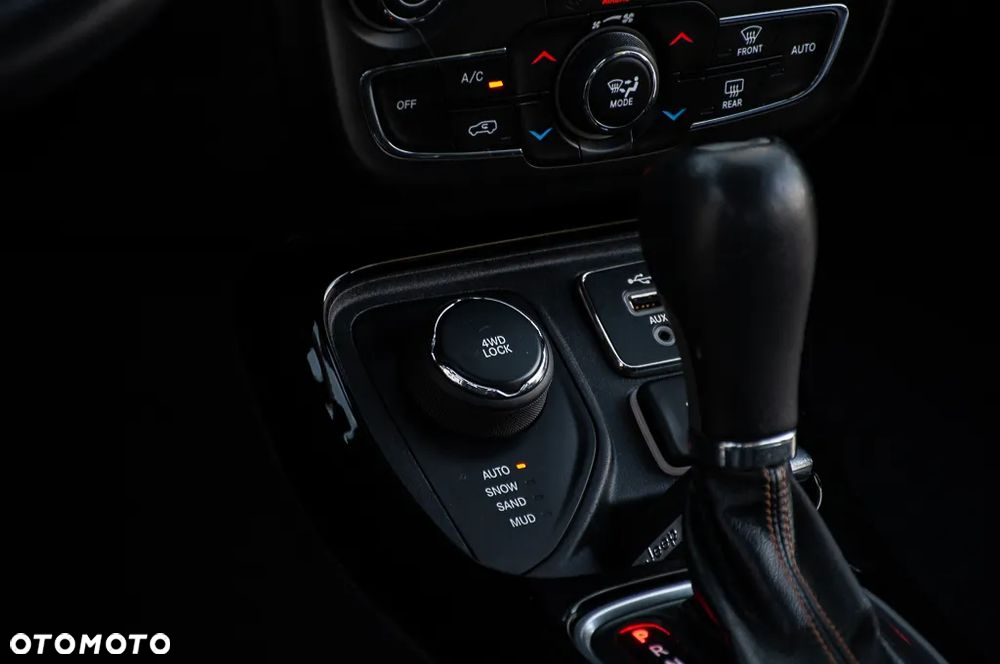 Jeep Compass - 34