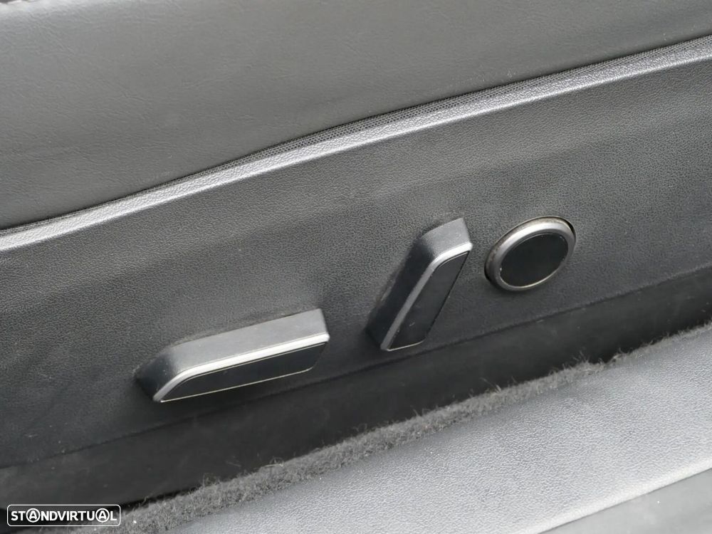 Tesla Model 3 Long Range Tração Traseira - 27