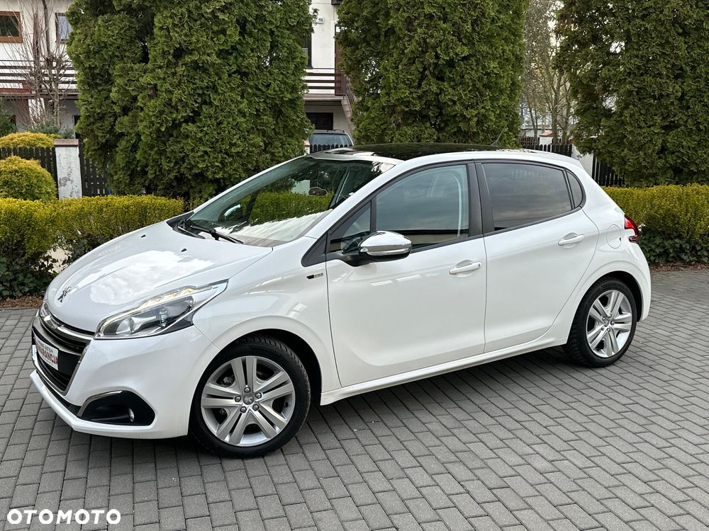 Peugeot 208 - 4