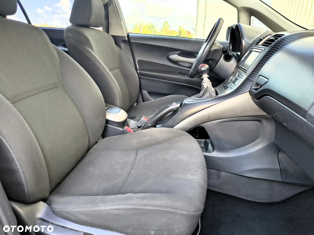 Toyota Auris 2.2 D-4D D-CAT - 18