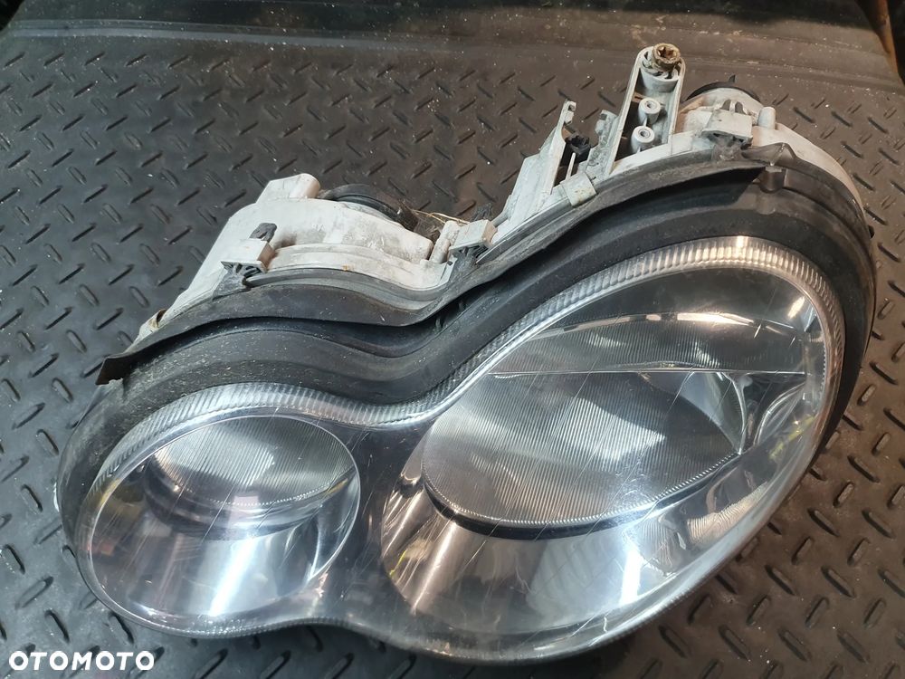 REFLEKTOR LAMPA MERCEDES C W203 '04- LEWA DEPO - 1