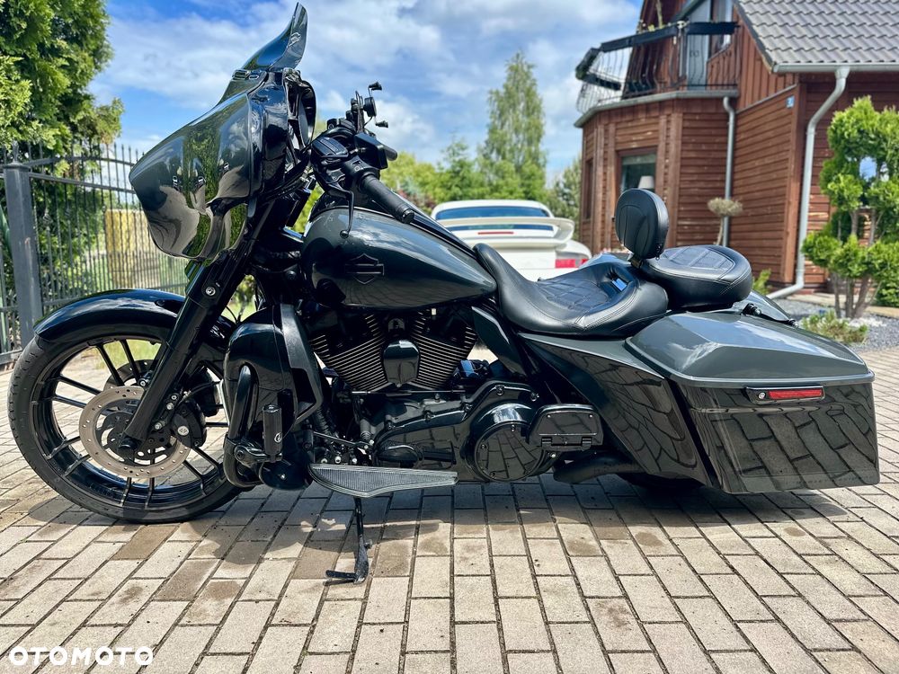 Harley-Davidson Touring Street Glide - 1
