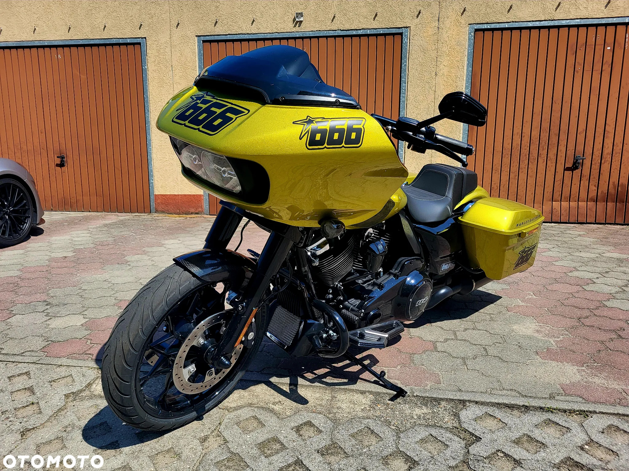 Harley-Davidson Touring Road Glide - 11