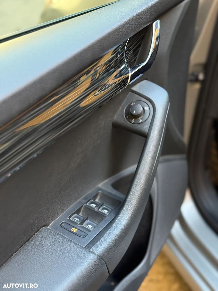 Skoda Octavia 1.6 TDI DPF DSG Ambiente - 9