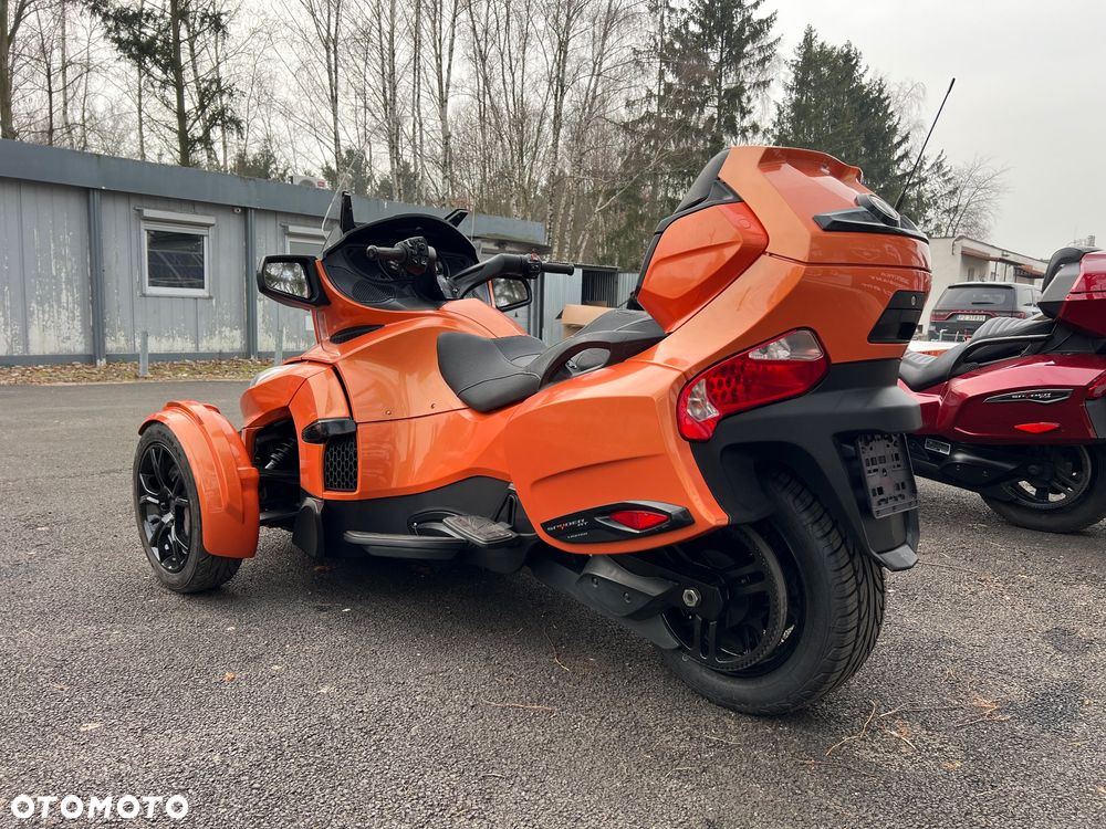 Can-Am Spyder - 4