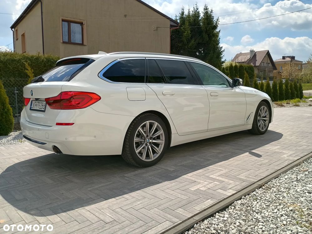 BMW Seria 5 520d xDrive Sport Line - 3