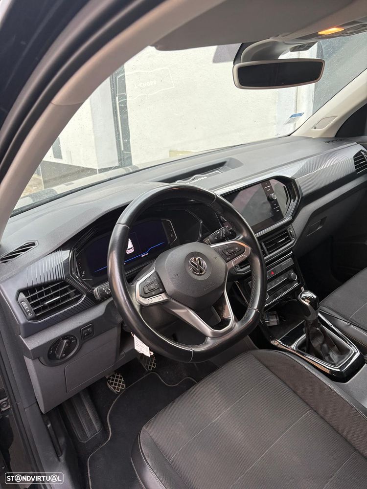 Volkswagen T-Cross 2019 photo 2