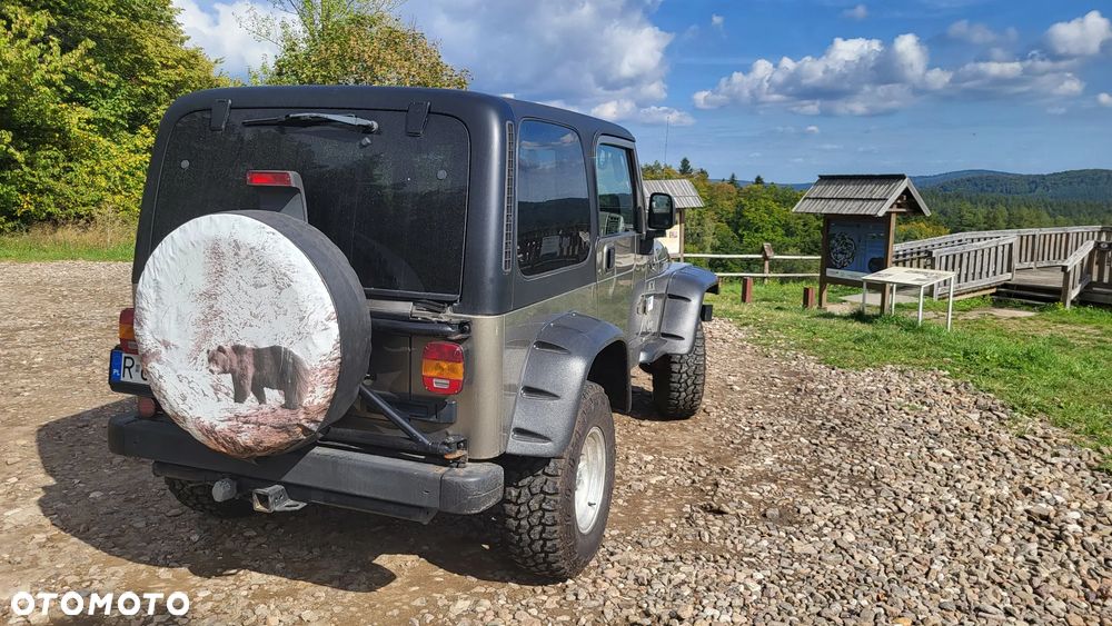 Jeep Wrangler - 6