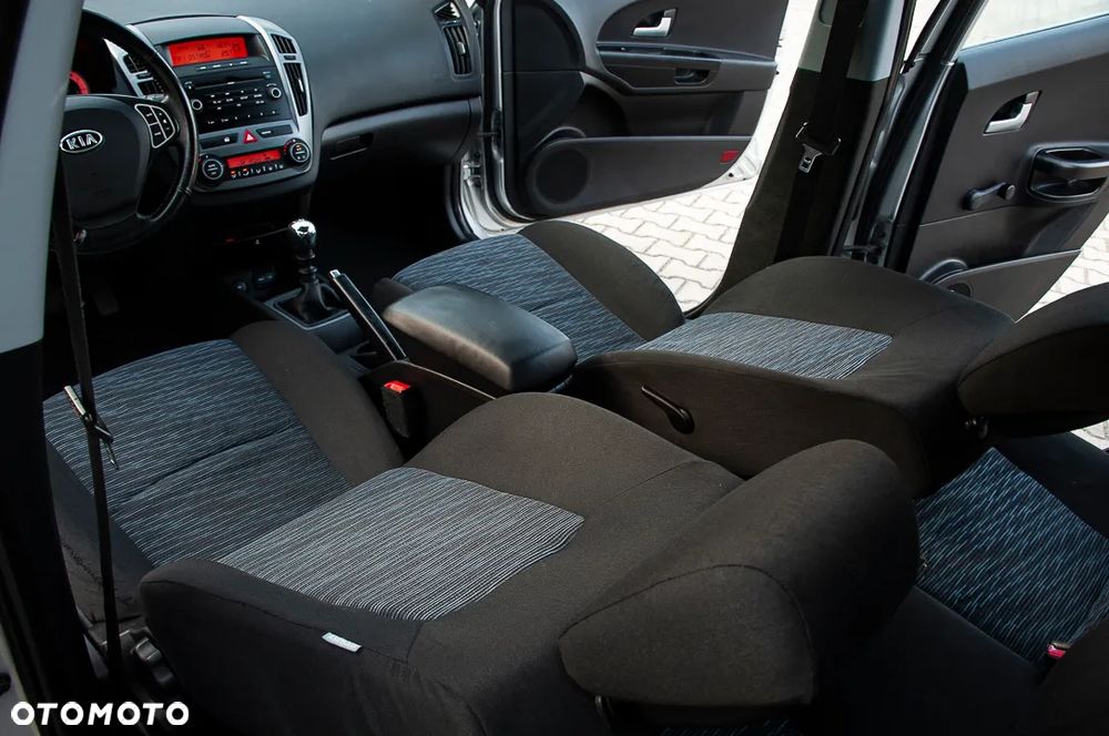 Kia Ceed 1.4 Comfort + - 29