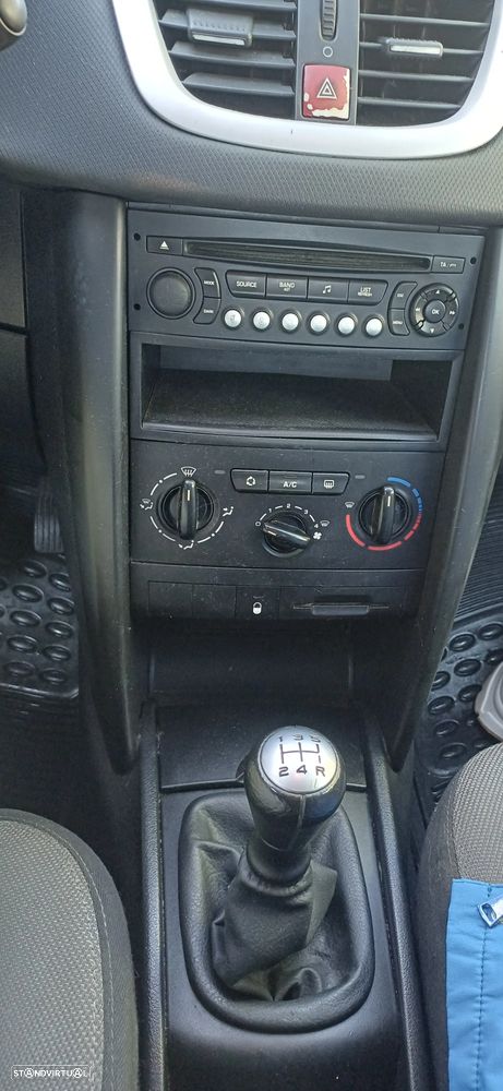 Peugeot 207 1.4 HDi Urban - 15